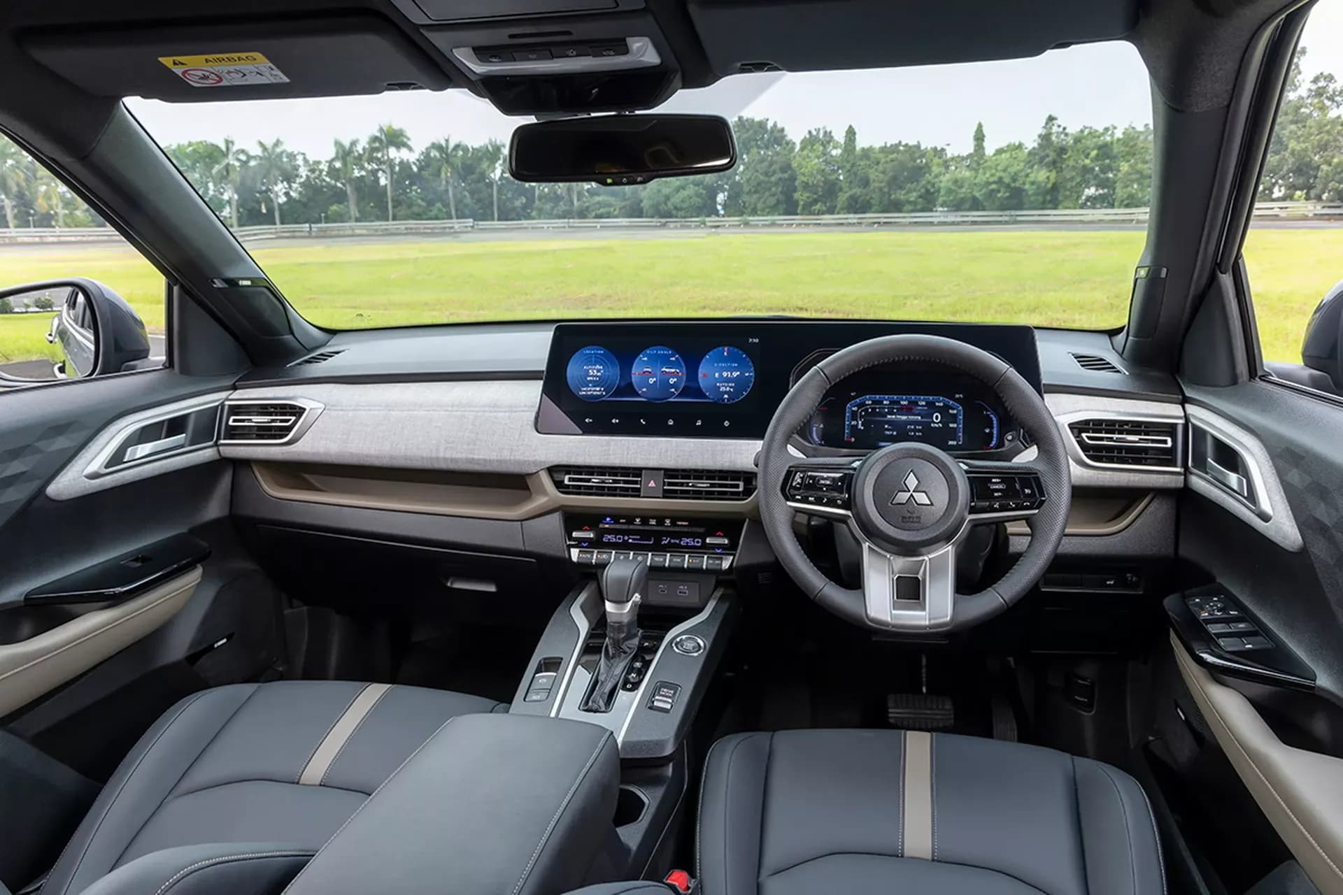 Mitsubishi XFORCE image 2