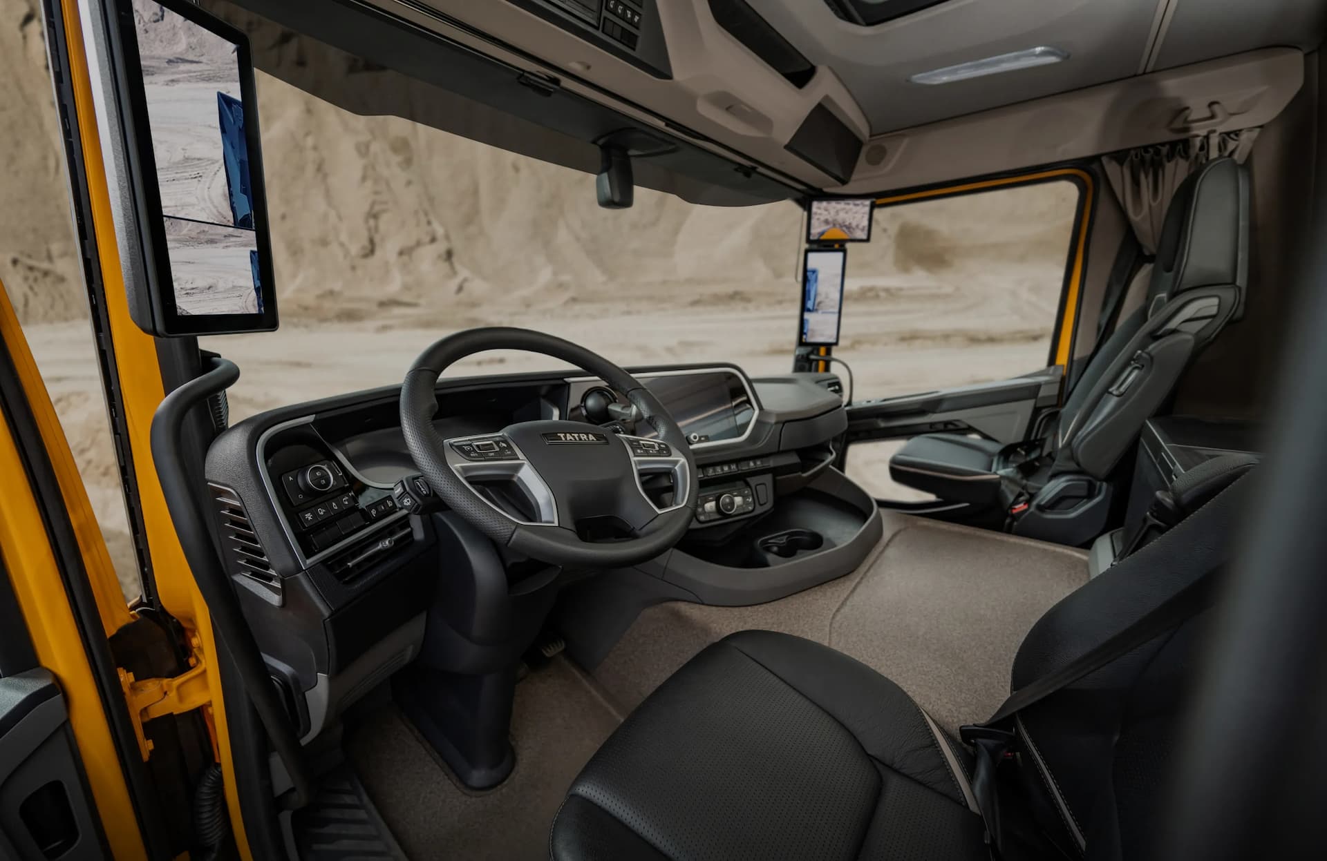 Tatra phoenix 4x4 image 4